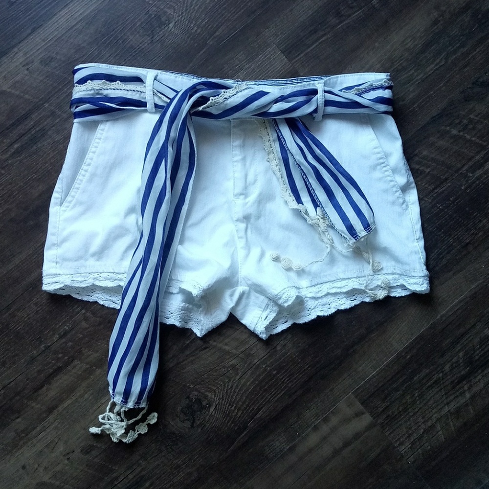 Derek Heart lace bottom shorts